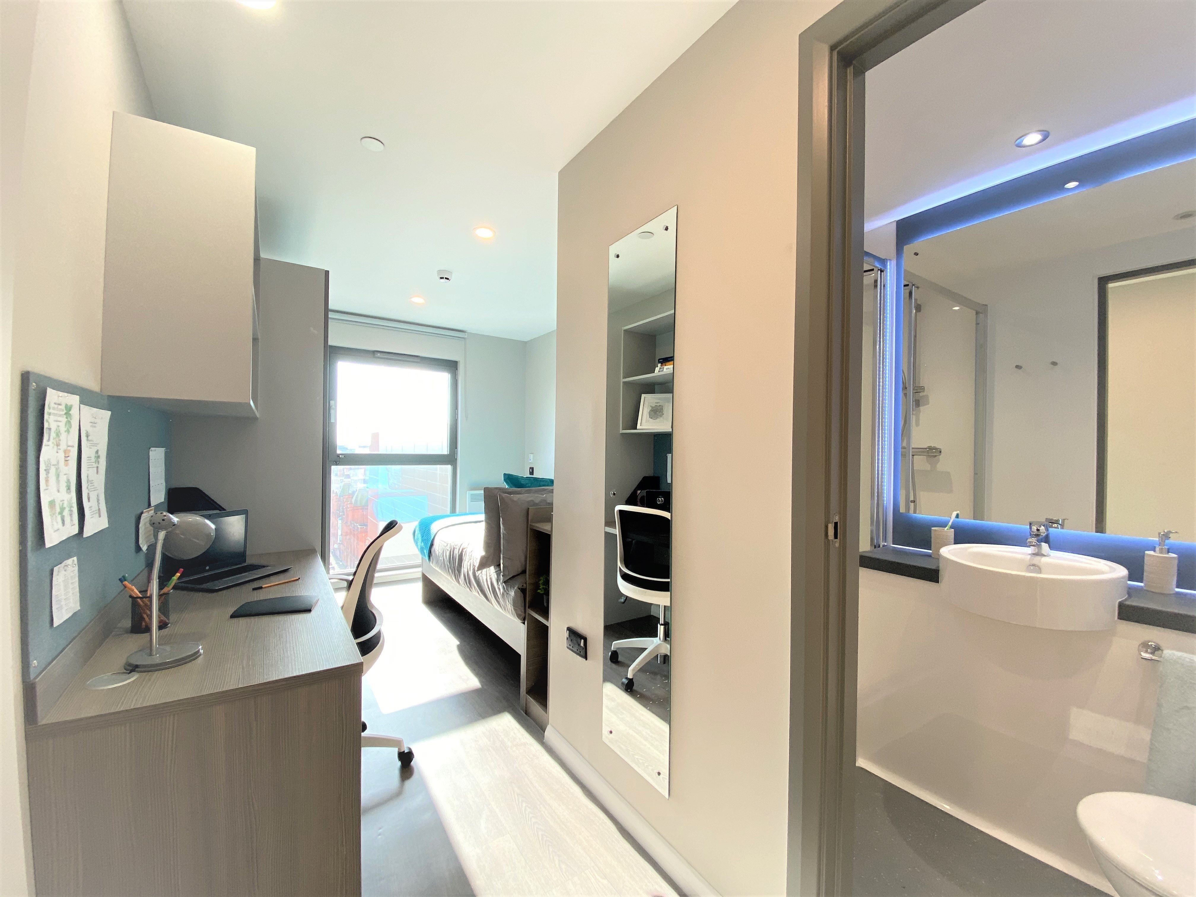 Ensuite Bronze - Cathedral View